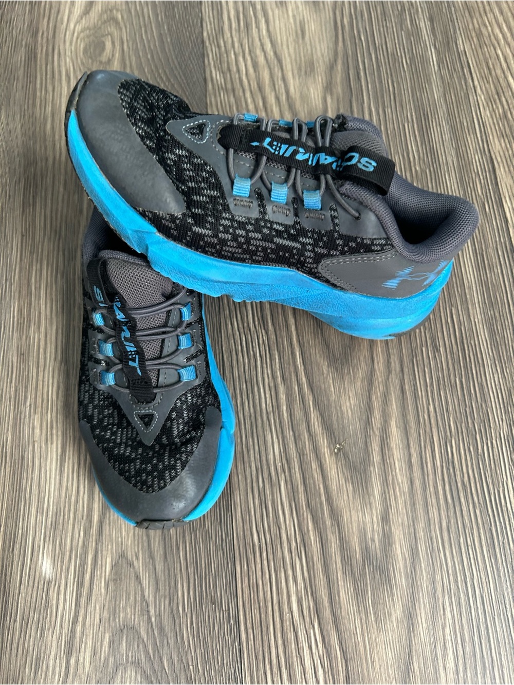 Under Armour Kids Black and Blue Lightweight Sneakers